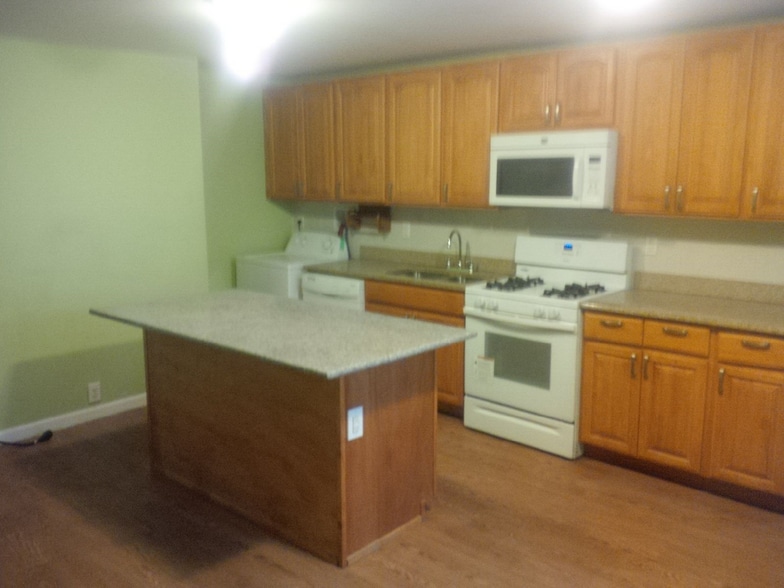 Kitchen - 53 Bates St