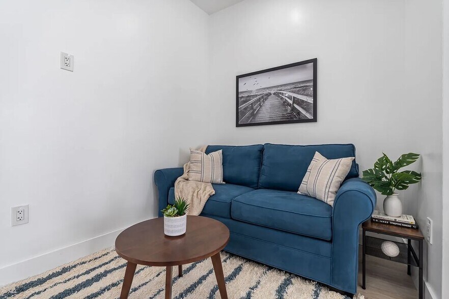 Building Photo - 6726 SW 19th St