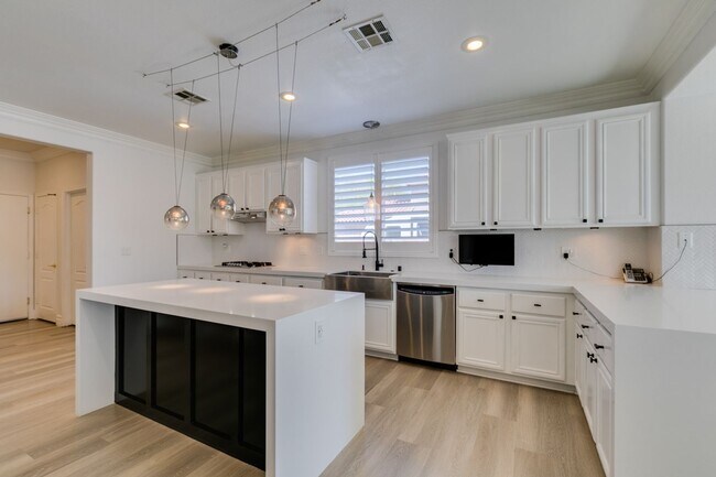 Building Photo - 4104 Freel Peak Ct