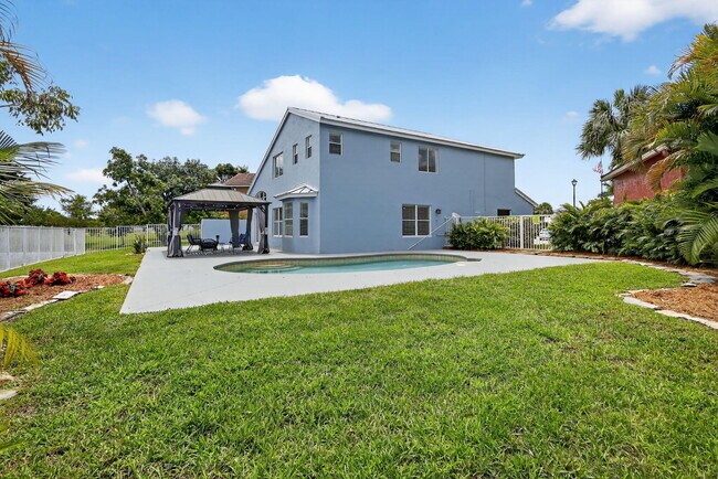 Building Photo - 8225 Pelican Harbour Dr