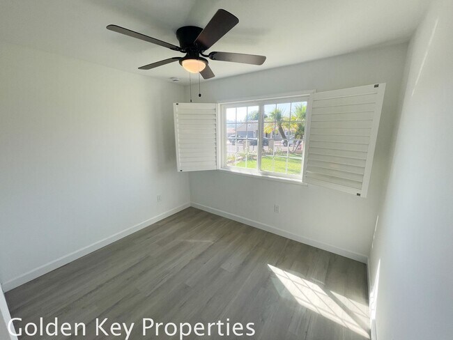 Building Photo - Nicely renovate corner property with a pool!