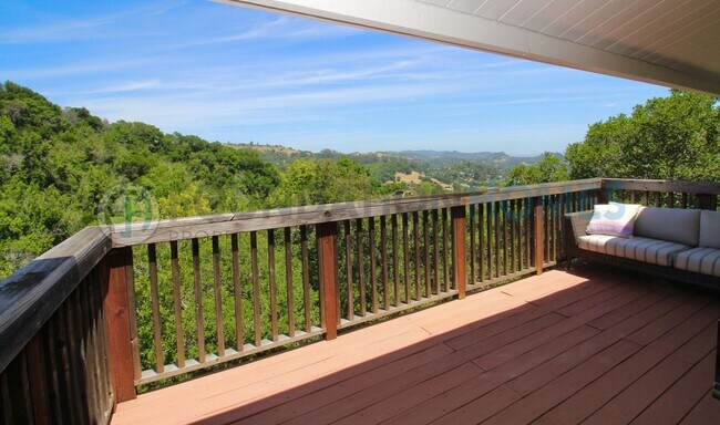 Building Photo - Mountain View Retreat in the Heart of Fairfax- 3BD/1BA Home with Expansive Deck- FOUNDATION
