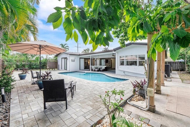 Building Photo - 5800 NE 18th Ave