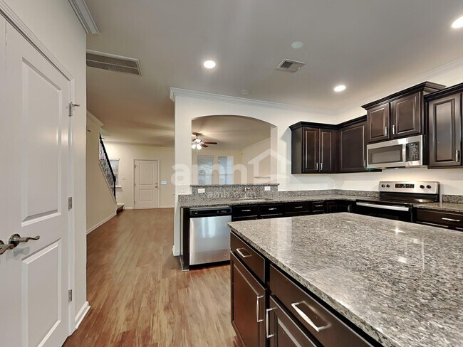 Building Photo - 108 Martello Rd