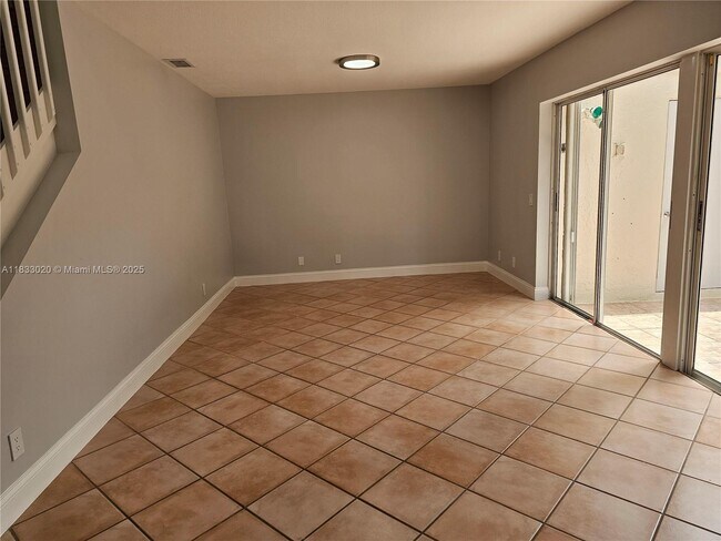 Building Photo - 1359 Springside Dr