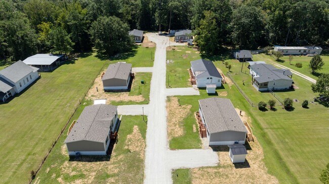 Building Photo - 1118 Old Tar Landing Rd