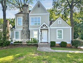 Building Photo - 4-Room Home in Prime Location Near Schools...