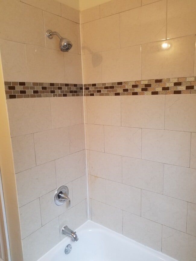 Building Photo - 6136 S Richmond St