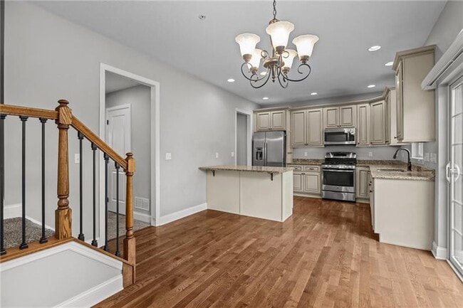 Building Photo - 567 Chesnic Dr