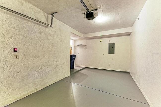 Building Photo - 6618 Pineview Terrace