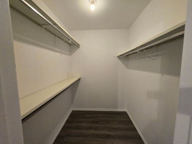 Building Photo - Hilltop 3 Bedroom, 2 Bath, 2 Car Garage Pr...