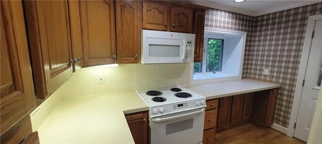 Building Photo - 2323 Adams Dr NW
