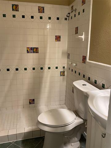 Building Photo - 900 Aleta St