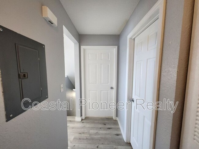 Building Photo - 9232 Lake Chase Island Way