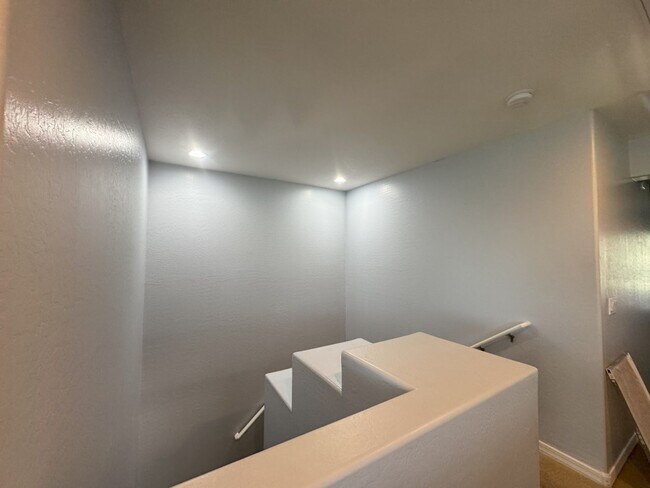 Building Photo - COMING SOON! LYONS GATE 5 BDRM + LOFT W CO...