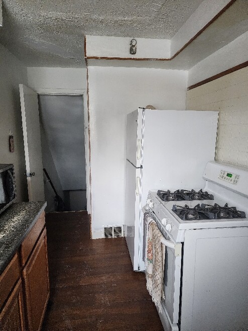 Building Photo - 18748 W Chicago