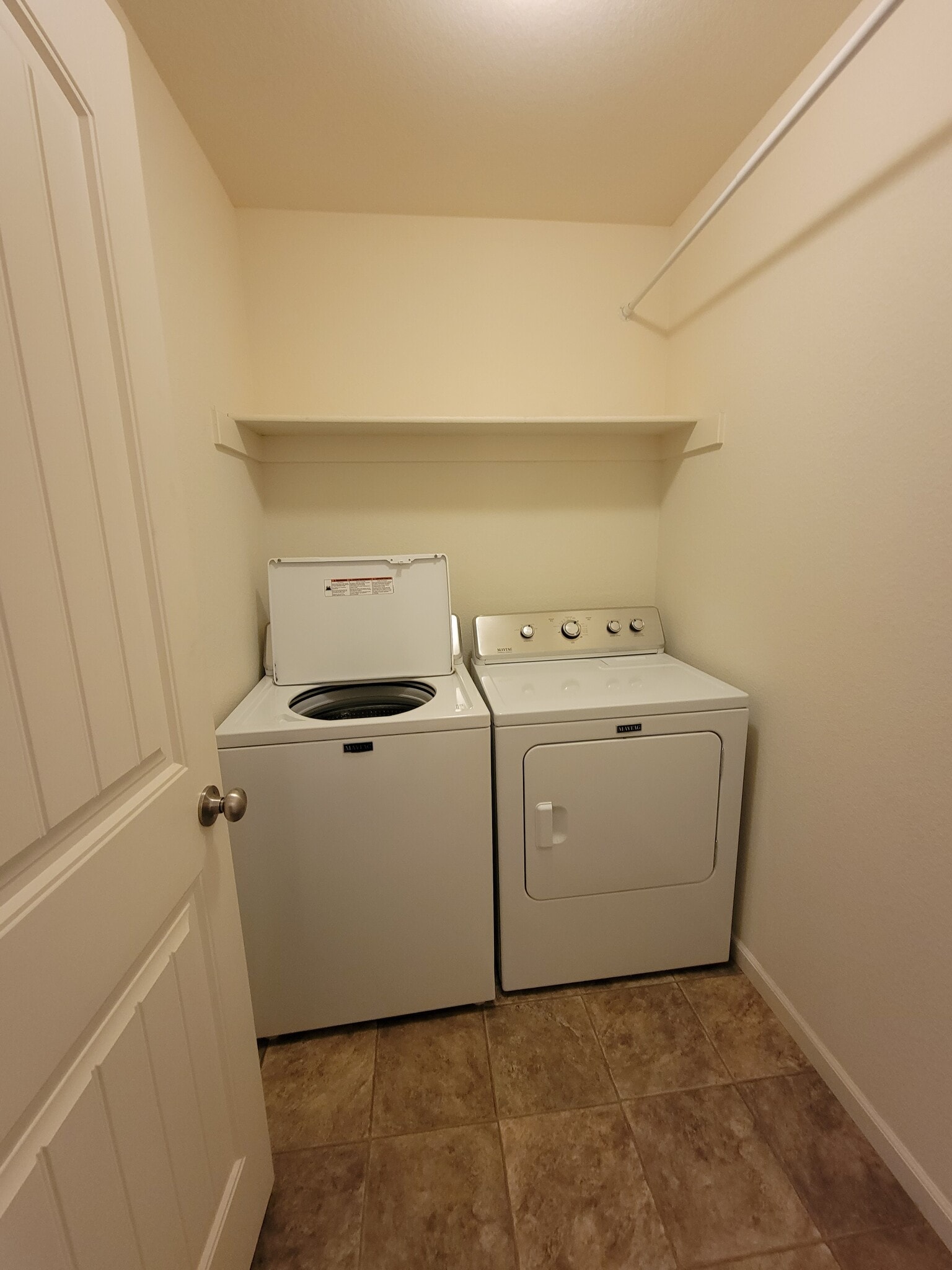 Upstairs Laundry - 5014 Rock Springs St