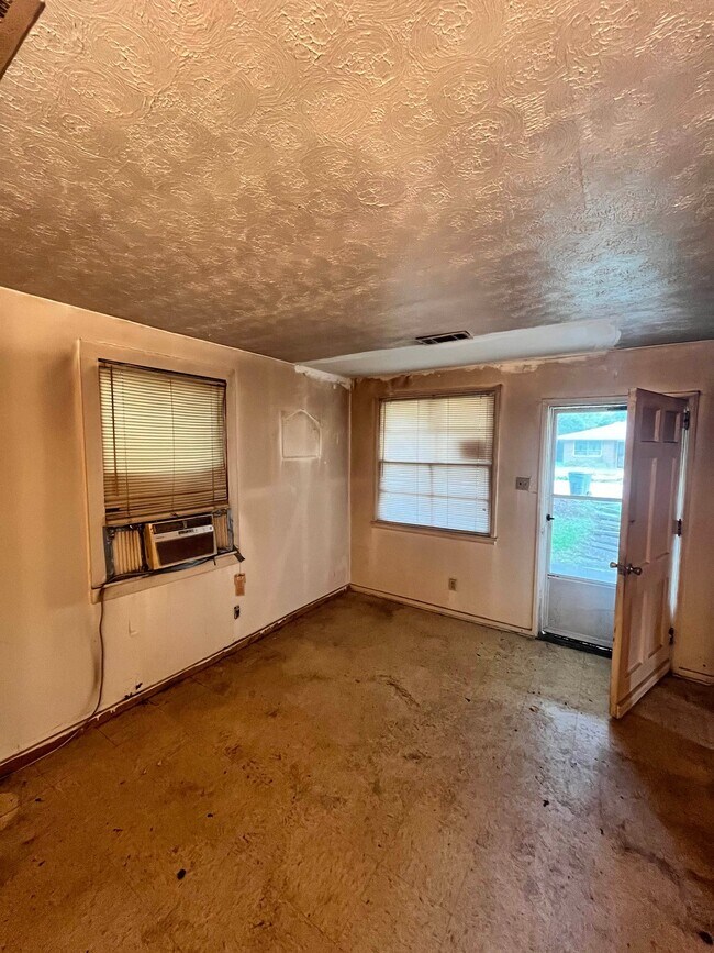 Building Photo - 3355 Lunceford St