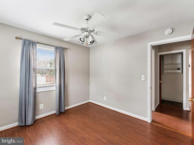 Building Photo - 3503 Maple Ct