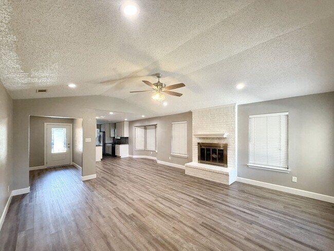 Building Photo - Comfortable 3-Bedroom Home for Lease in Ke...