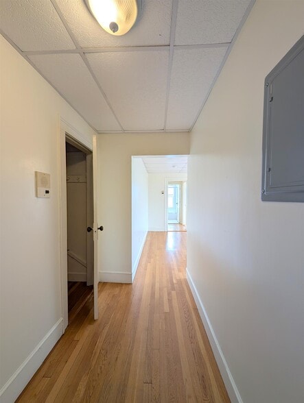 Building Photo - 34 College Ave