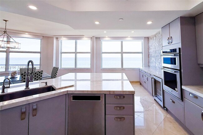 Building Photo - 2100 N Ocean Blvd