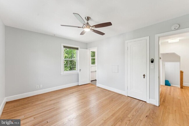 Building Photo - 1111 Woodside Pkwy