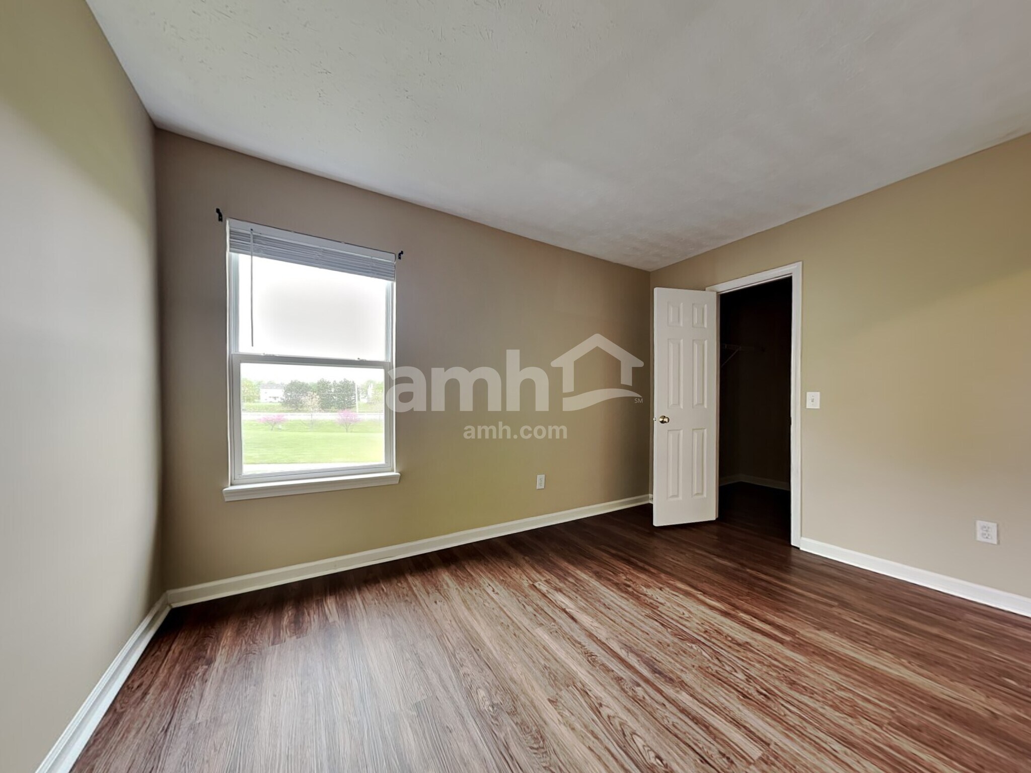 Building Photo - 10942 Alamosa Dr