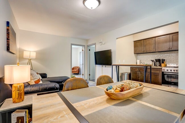 Building Photo - 407 S 94th Pl