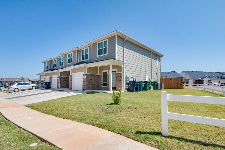 Building Photo - 2641 Cedar Tree Rd