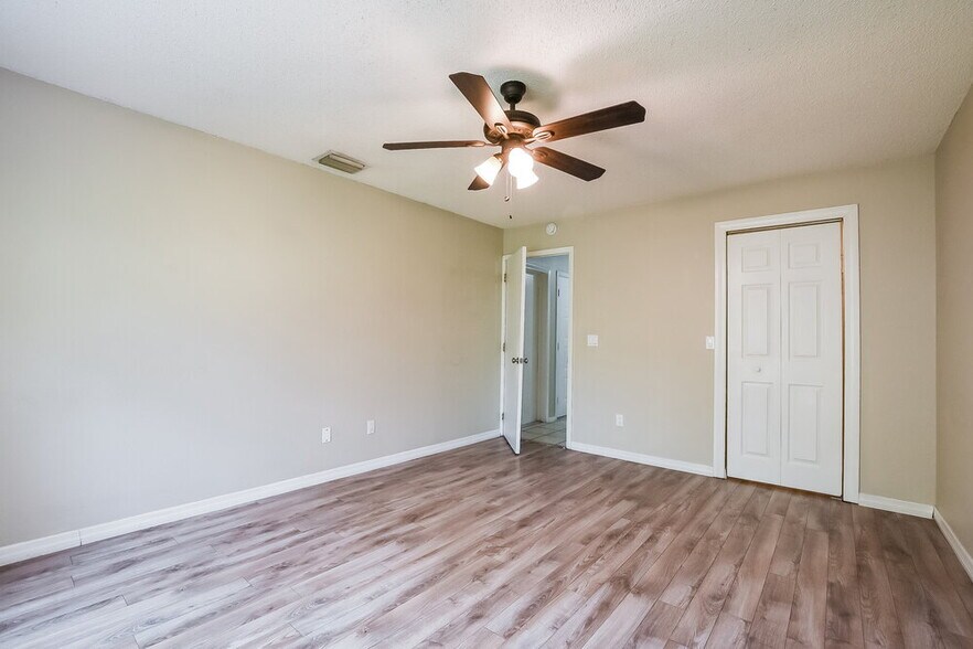 Building Photo - 5202 Dorrington Ln