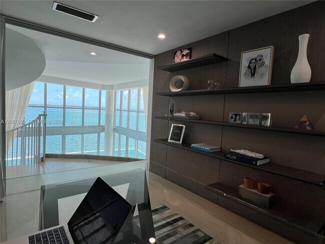 Building Photo - 1331 Brickell Bay Dr