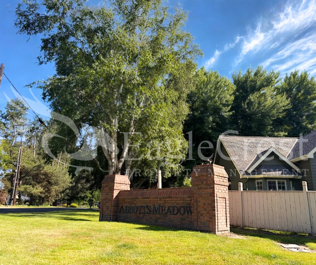 Building Photo - Brand-New Studio Apartment with Blue Mountain Views – Utilities Included!