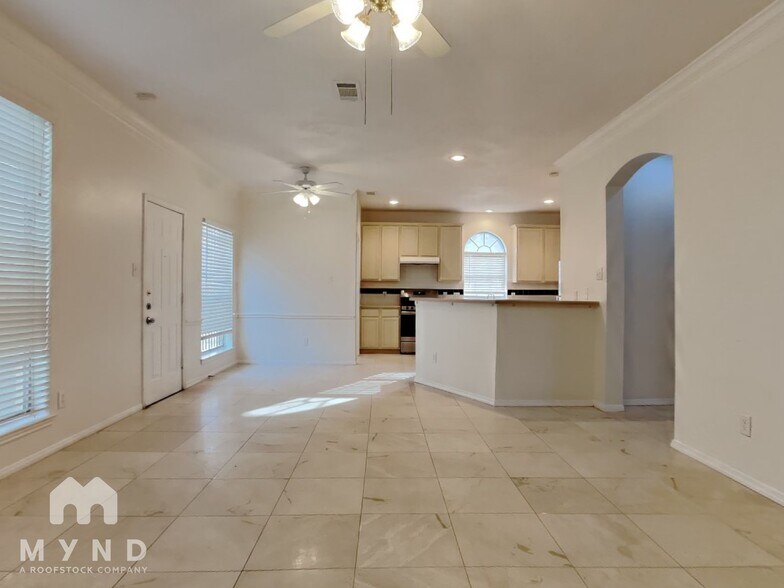 Building Photo - 9511 Weldridge Dr