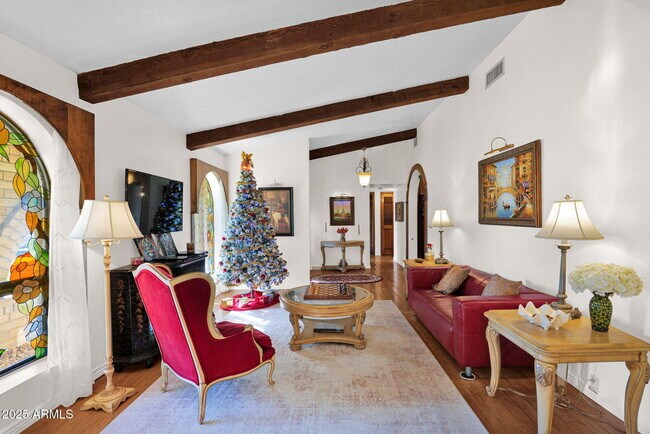 Building Photo - 426 E Carol Ann Way