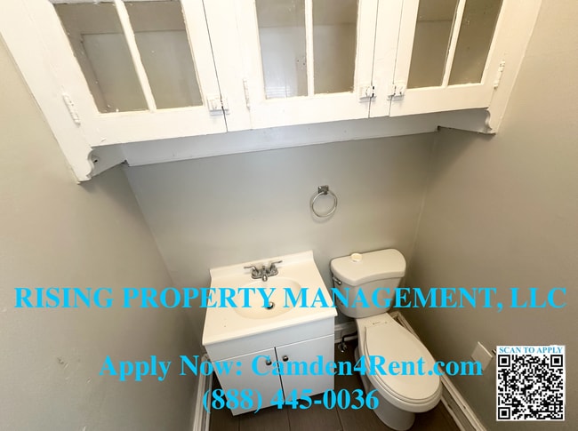 Building Photo - Newly Renovated large 3 bedroom 1 and a ha...
