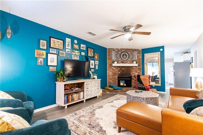 Building Photo - 1960 Wilkins Pl