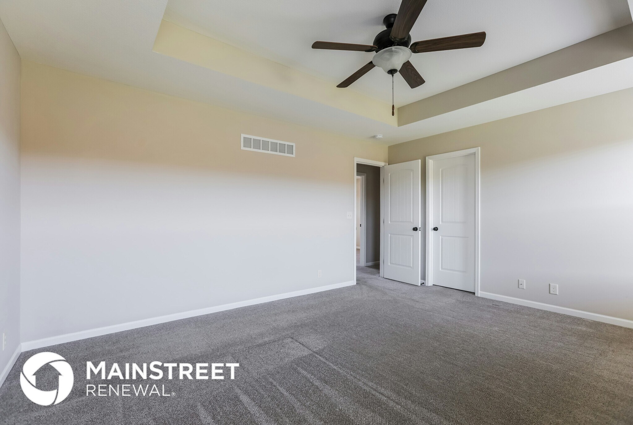 Building Photo - 1405 NW High View Dr