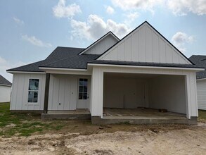 Building Photo - 203 Benson Grove