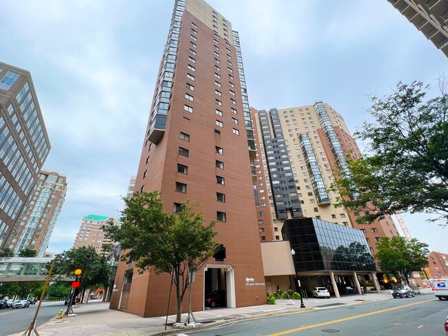 Primary Photo - Bright And Cozy 1 Bed 1 Bath Condo In Vibr...