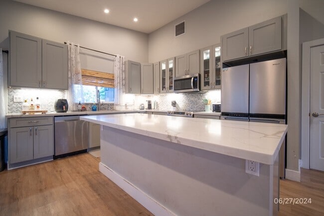 Building Photo - 3bd / 2ba 1,480 sqft Condo in Waianae