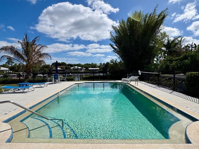 Building Photo - WATERFRONT 2/2 Condo in Stuart **Pics Coming Soon**