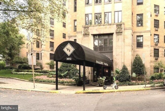 Building Photo - 2040 Belmont Rd NW