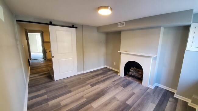 Building Photo - 315 W 30th St