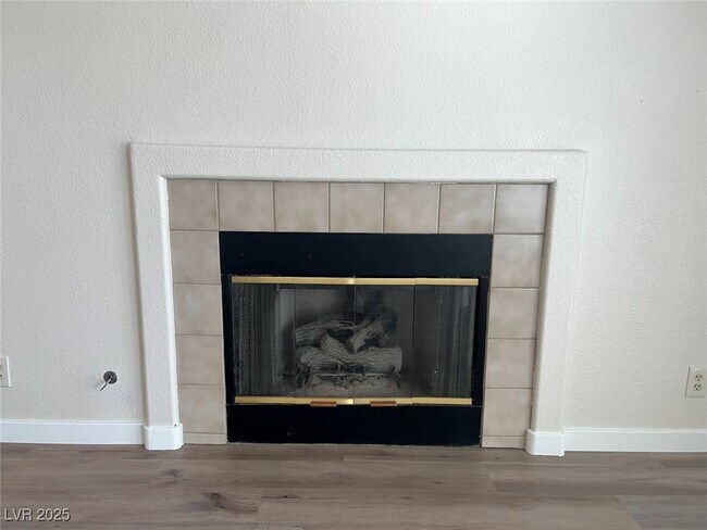 Building Photo - 635 Delorean Dr