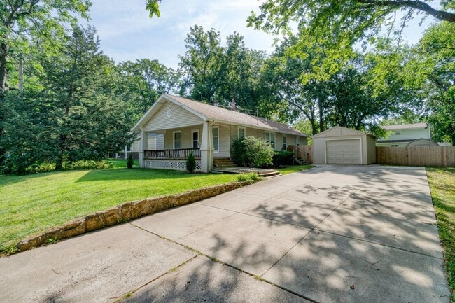 Building Photo - 8241 Riley St