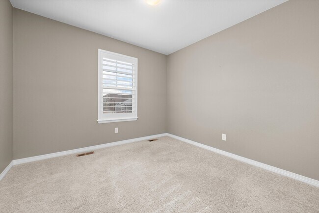 Building Photo - 8344 Coopers Hawk Way