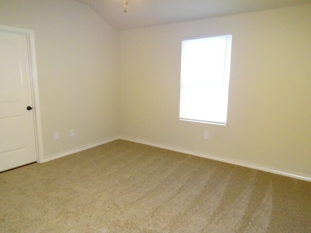 Building Photo - 7042 Lakeview Dr.