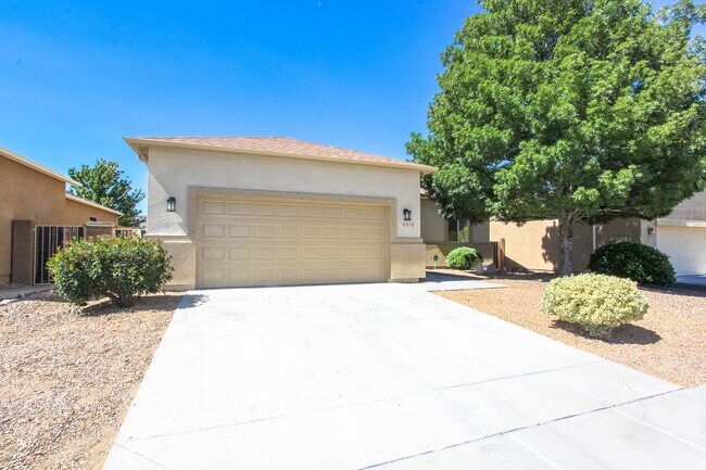Building Photo - Three Bedroom Granville Home