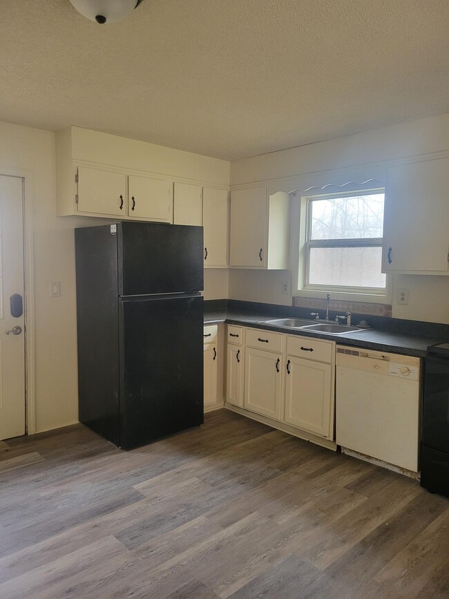 Building Photo - 71 Fox Den Ln